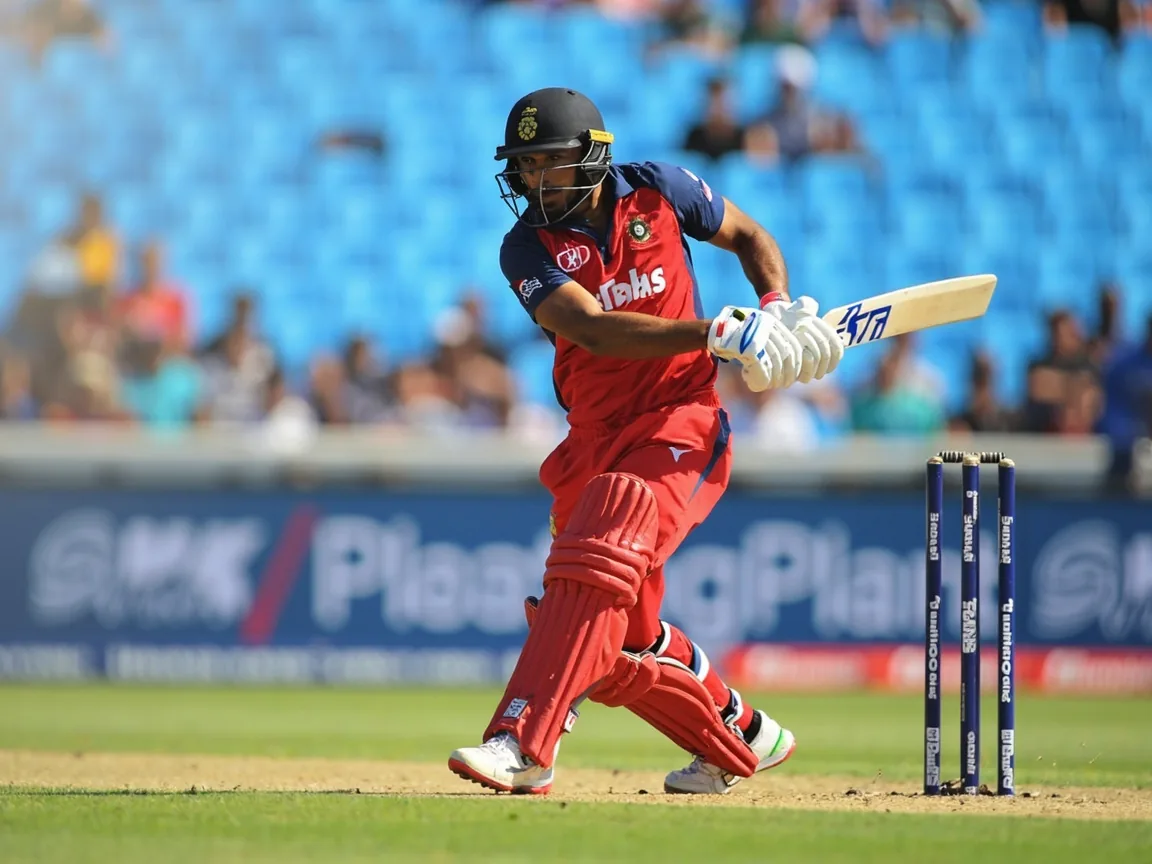 Virat Kohli opening the batting for RCB in bright IPL conditions